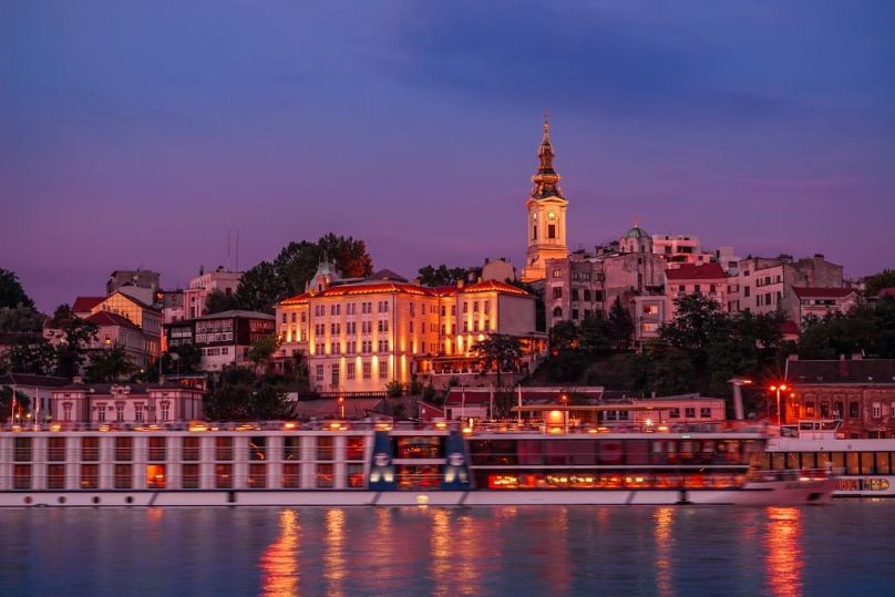 Belgrade, la capitale animée et animée de la vie nocturne, est un point de départ évident pour les visiteurs internationaux.