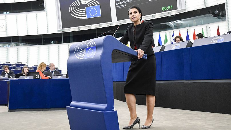 L'eurodéputée Abir Al-Sahlani prononce un discours primé en octobre 2022