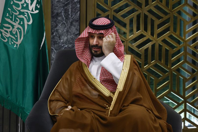 Le prince héritier saoudien Mohammed ben Salmane rencontre le secrétaire d'État américain Antony Blinken, non représenté, à Djeddah, en mars 2024.