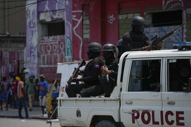 Patrouille de police dans le quartier du Champ de Mars à Port-au-Prince, Haïti, le mercredi 24 avril 2024