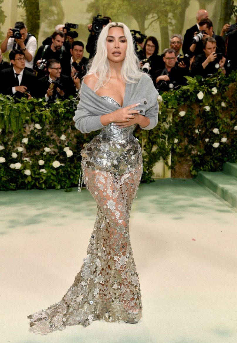 Kim Kardashian assiste au Met Gala célébrant l'ouverture du 