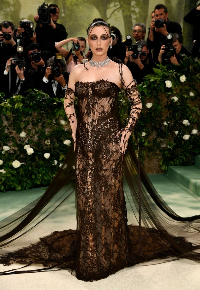 Emma Chamberlain assiste au Met Gala célébrant l'ouverture du