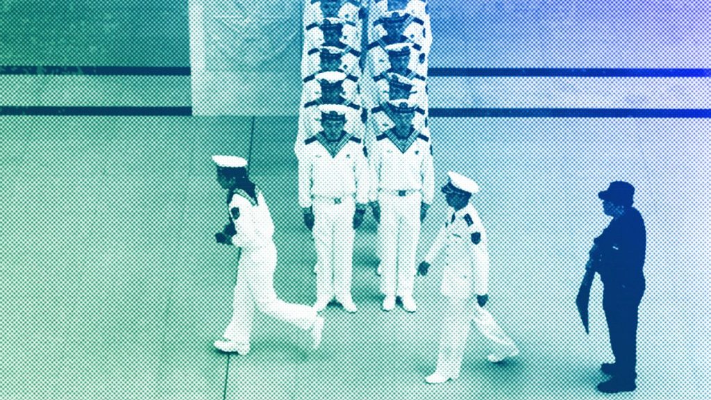 Chinese sailors visit the Chinese People