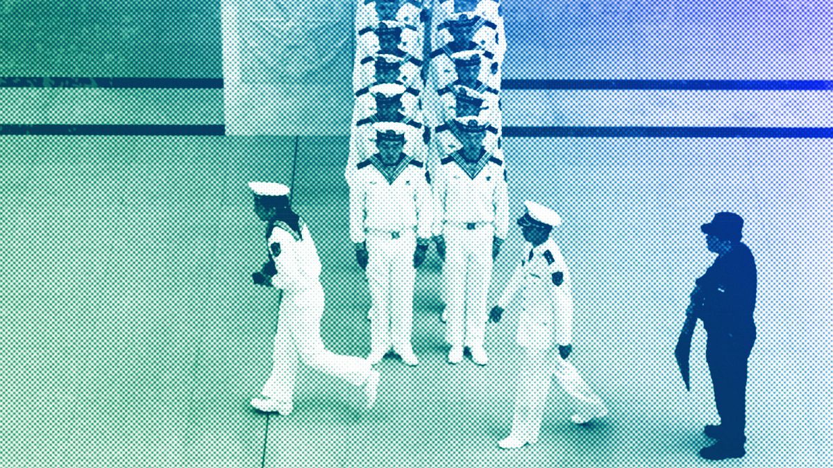 Chinese sailors visit the Chinese People