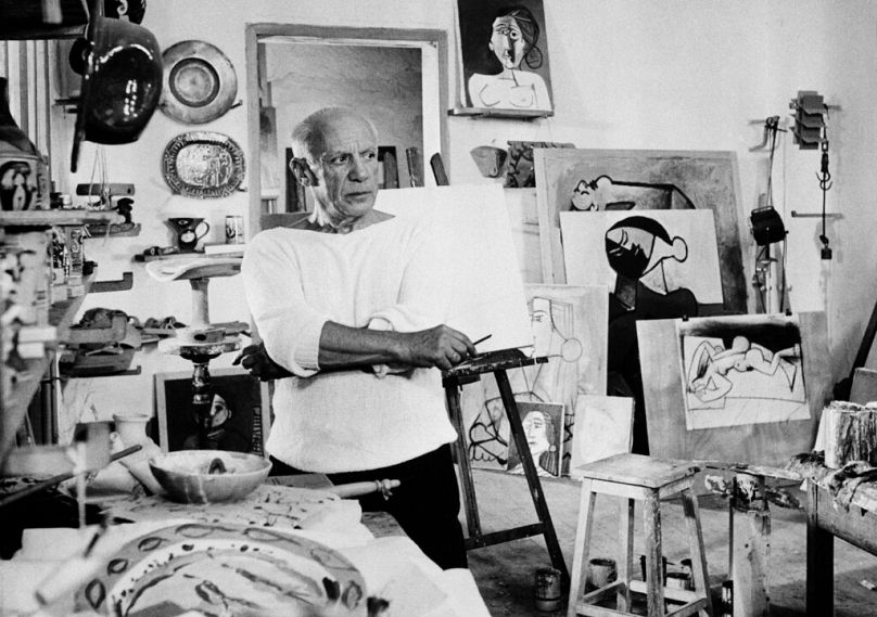 Pablo Picasso dans son atelier, France, 1953