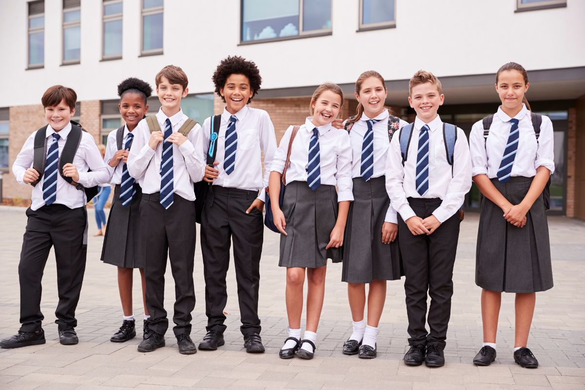 Ville adopatant l'uniforme scolaire