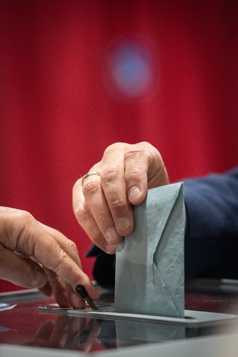 De retour au Touquet pour un acte essentiel : A voté ! Merci à tous les Français qui permettent le bon déroulement de ce scrutin. La démocratie c’est nous tous, et vous en êtes les gardiens.