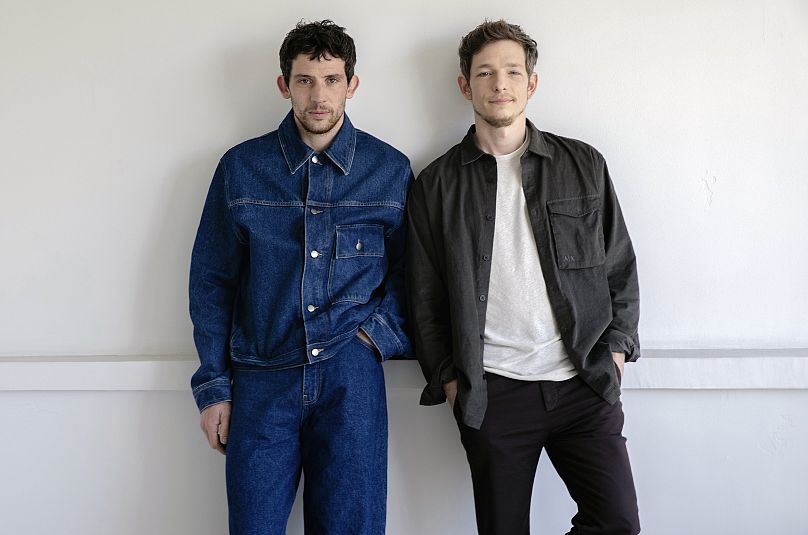 Josh O'Connor et Mike Faist