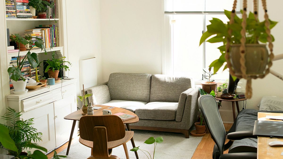 Fast deco, as it has been dubbed in a recent report, refers to low-cost furniture and home decorations produced in bulk.