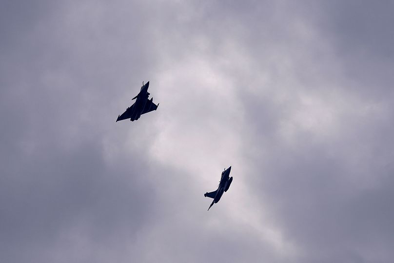 La Serbie va signer un accord sur l'achat de 12 avions de combat français Rafale, ce qui marquerait un changement par rapport à son fournisseur militaire traditionnel, la Russie.