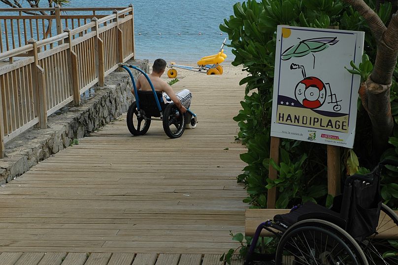 L'association Handiplage délivre des labels aux plages accessibles aux personnes en situation de handicap en France.