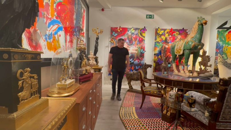 Pedro Sandoval dans son atelier de Madrid