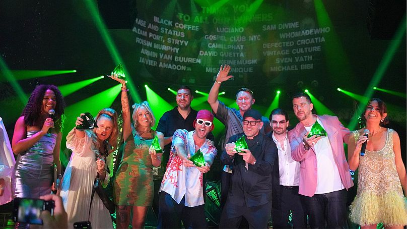 Les gagnants des DJ Awards 2024 réunis sur scène pour une photo