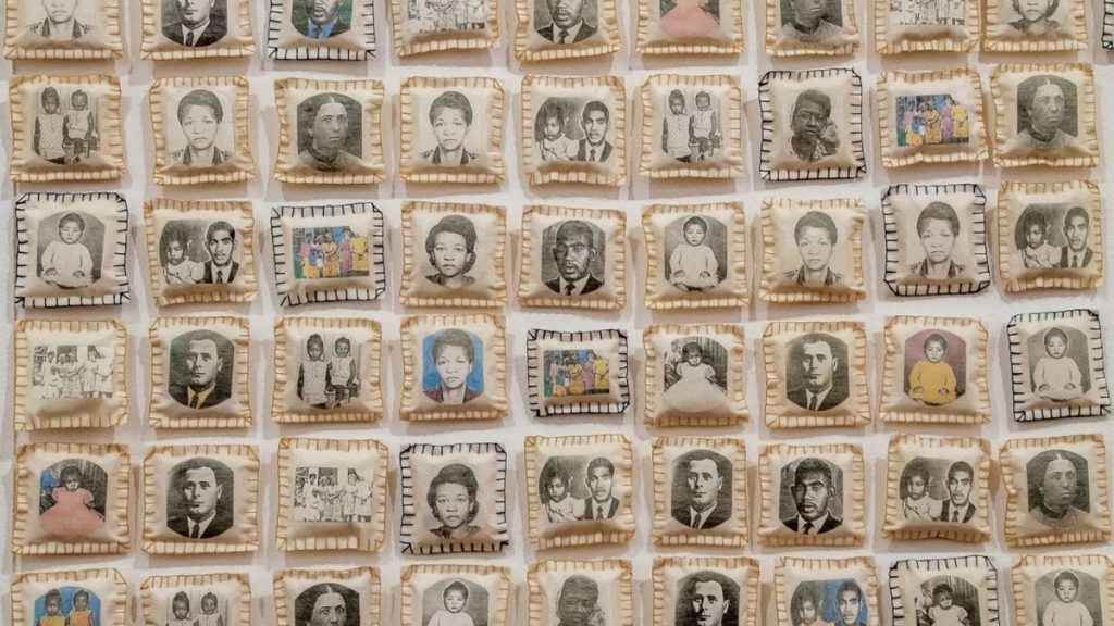 Rosana Paulino, Parede de Memória, 1994–2015.