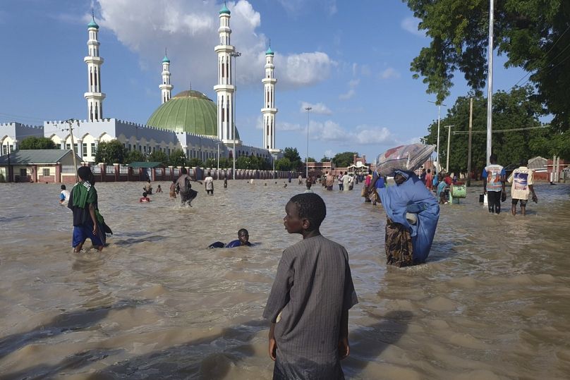 Les inondations dans le nord-est du Nigeria ont déraciné Kyariyam, 12 ans, et sa famille de leur domicile en septembre.