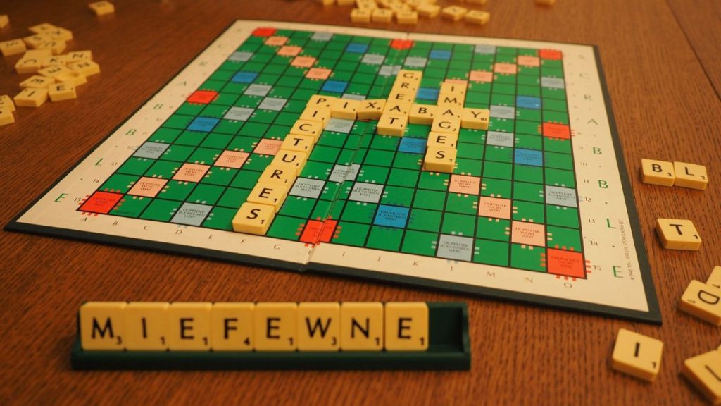 New Zealander studies for a year to win Spanish world Scrabble title – and he doesn’t speak Spanish