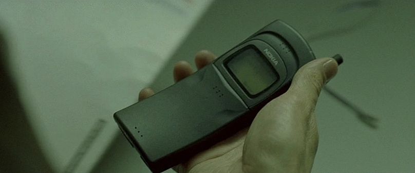 Morpheus envoie à Neo un Nokia 8110 dans