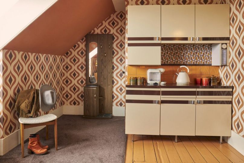 Si un décor comme celui-ci vous fait sentir chaleureux et flou, vous pourriez être prêt pour un voyage nostalgique.