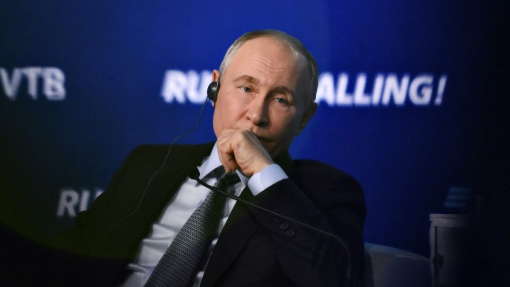 The new sanctions target the Kremlin