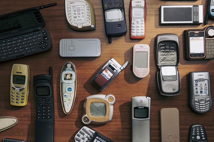 Une collection de téléphones mobiles Nokia, comprenant des prototypes inédits