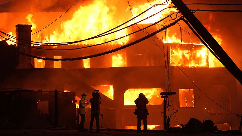 Des maisons en bord de mer sont détruites par l'incendie des Palisades - mercredi 8 janvier 2025 à Malibu, Californie.
