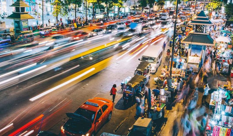 Il y a eu beaucoup de buzz en ligne sur le mystérieux emplacement de l'hôtel utilisé comme emplacement de tournage pour le White Lotus à Bangkok, mais le nom est actuellement en wraps.