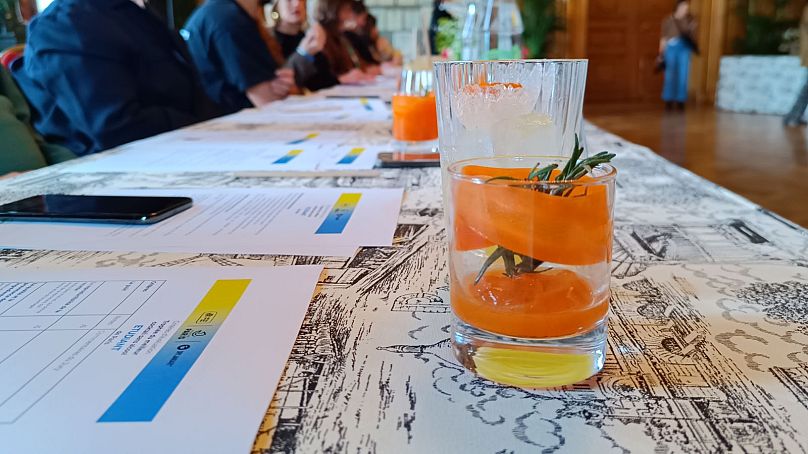 The Winning Mocktail: un mélange de carotte, de miel, de sirop de citron et de romarin fumé.