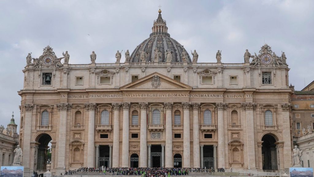 Faithful leave St. Peter