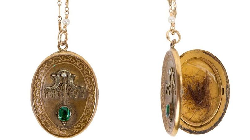 Médaillon avec les cheveux de Cohen