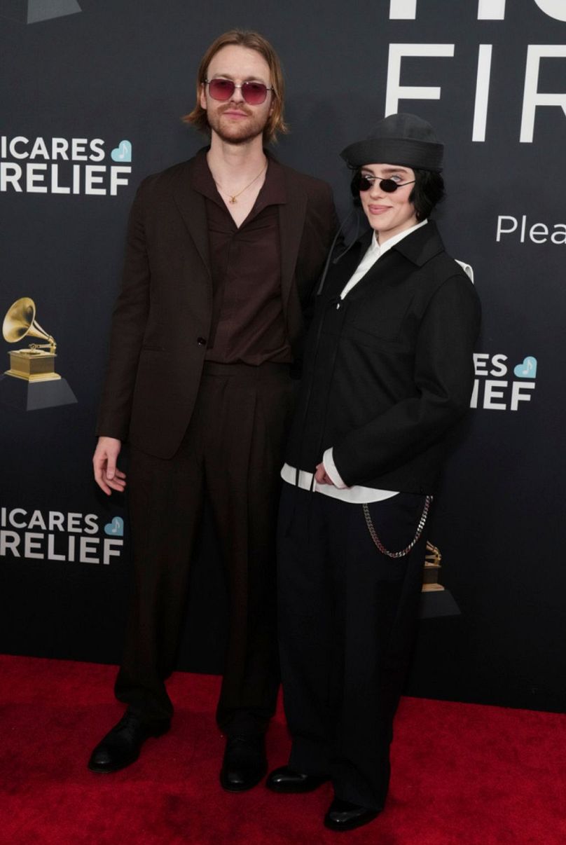 Finneas, à gauche, et Billie Eilish à la recherche sans effort lors des 67e prix annuels Grammy