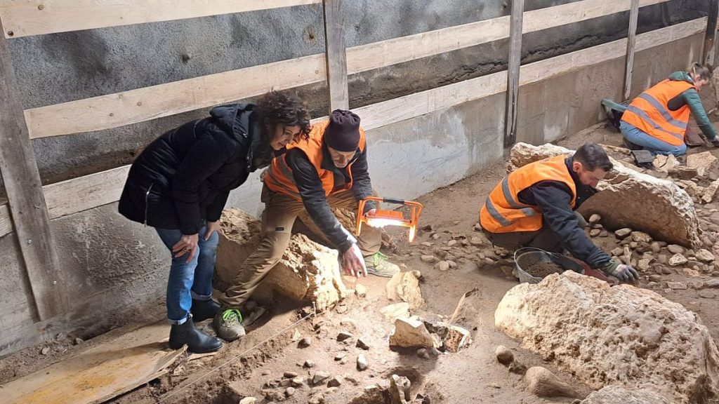 Francesca Gerosa, Vice President and Provincial Councillor for Culture in Trento, visits the site.