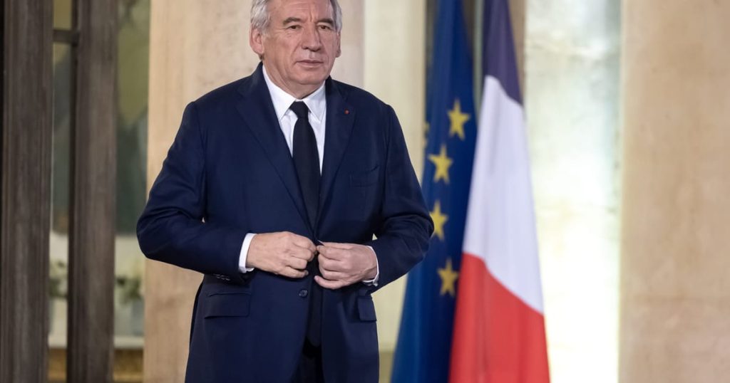 Le PM français Bayrou apprend pour 4 votes sans confiance en une semaine