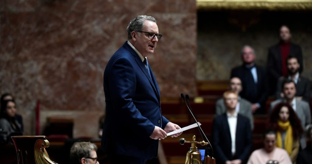 Le choix controversé de Macron pour diriger les passes de la cour supérieure par 1 vote