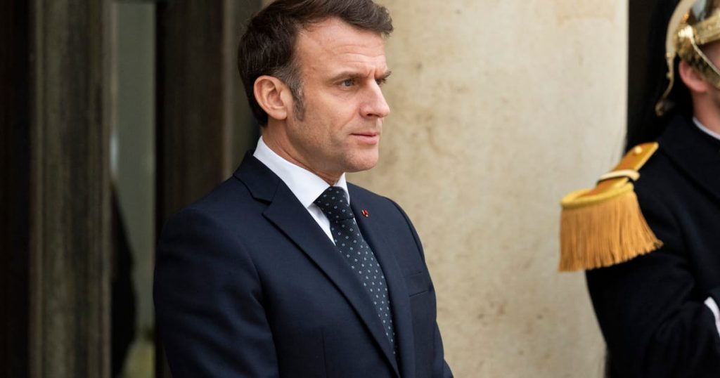 Macron dit que la Russie a «mondialisé» la guerre de l'Ukraine après avoir demandé si le conflit se transformera en Première Guerre mondiale