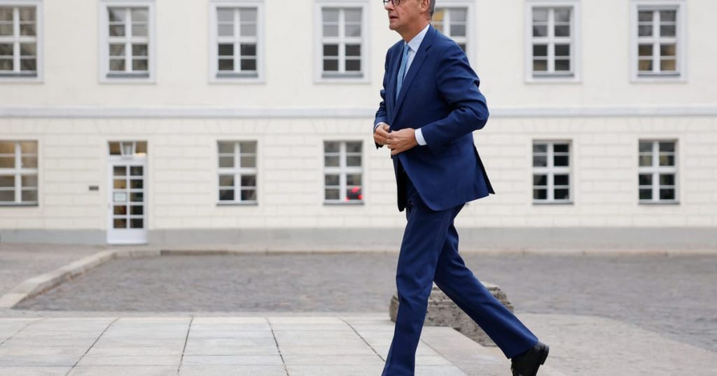 Merz se précipite vers Paris pour des discussions surprise avec Macron comme les craintes de sécurité pèsent sur l'UE