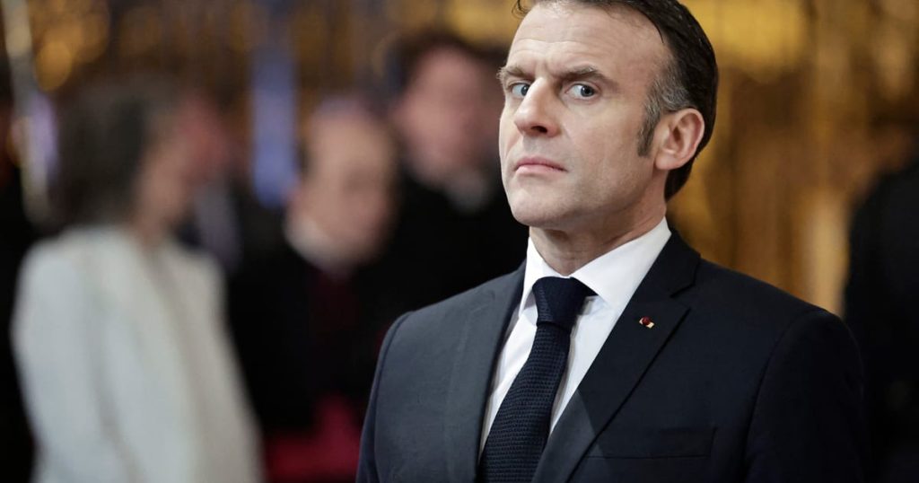 Macron: La France doit faire face à une «menace russe» avec ou sans nous