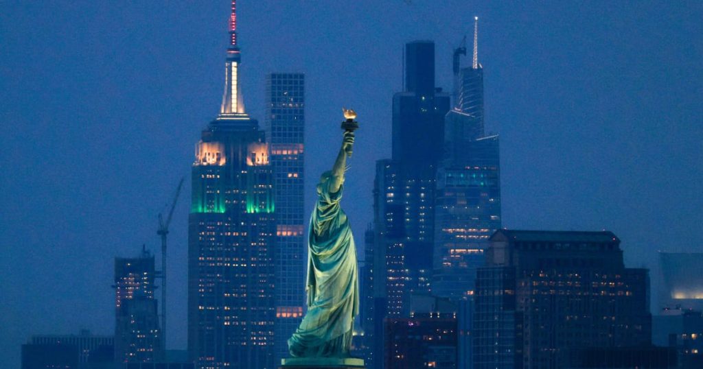 Rendez la statue de la liberté, le dépurément français nous dit