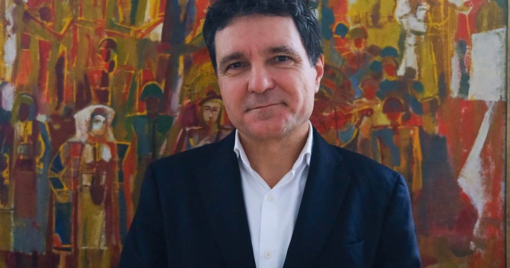 Le mathématicien roumain essayant d'arrêter Poutine et Trump en train de détruire l'Occident