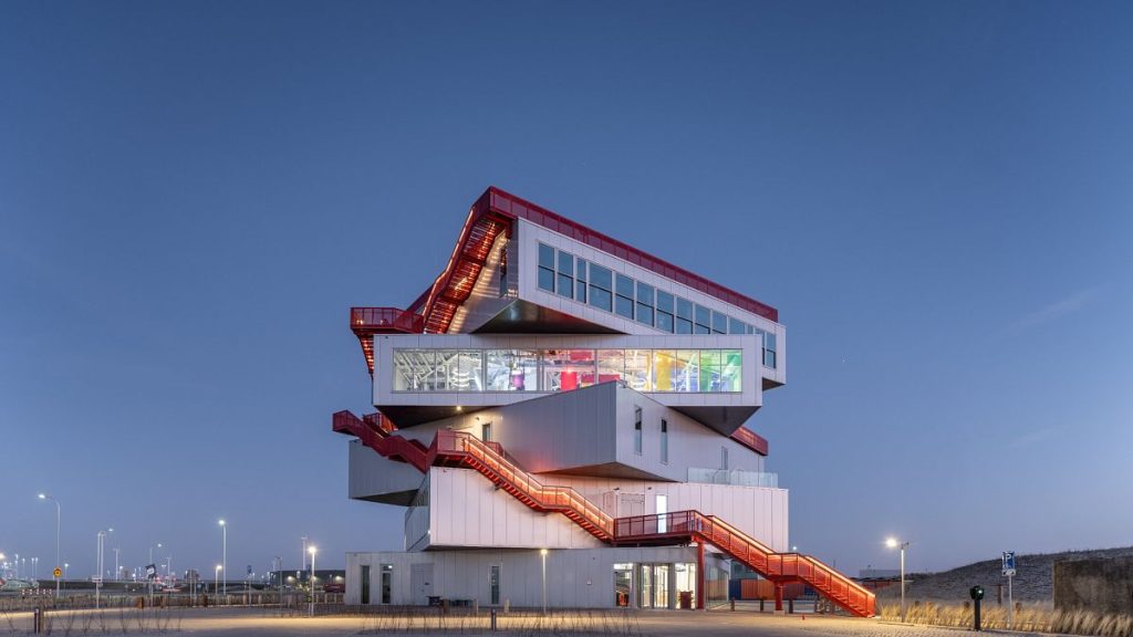 The Rotterdam port welcomes the new Portlantis visitor and exhibition centre