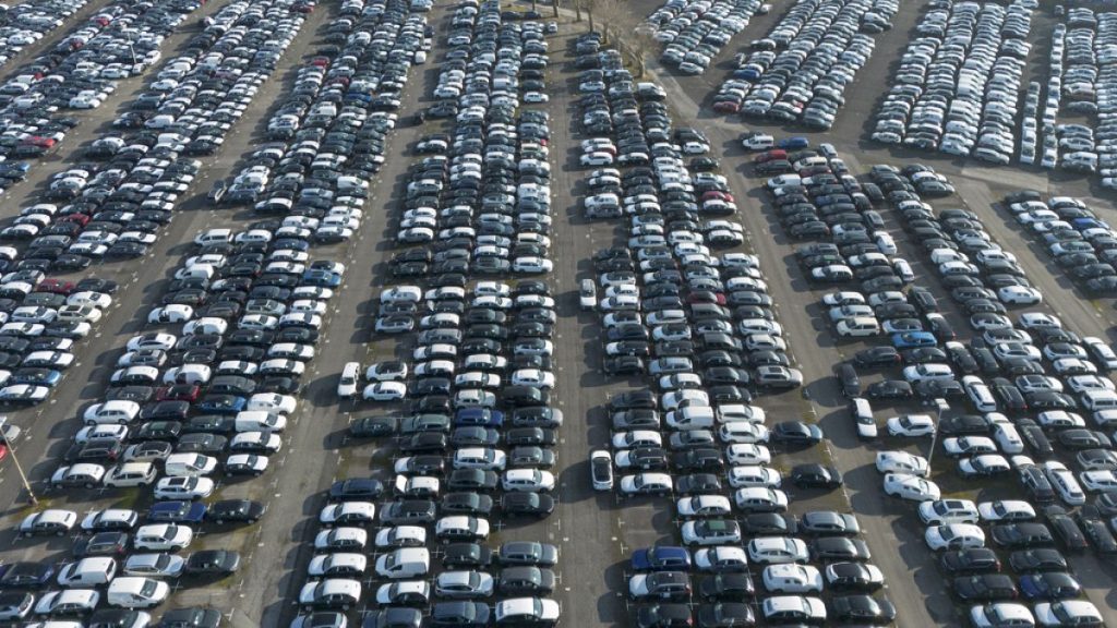 US President Donald Trump announced on Wednesday 25% tariffs on cars imports to the US.