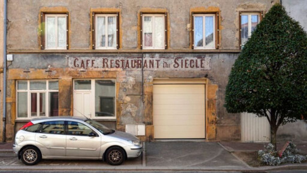 The number of bars in France went from 200,000 to 35,000 over the last 50 years