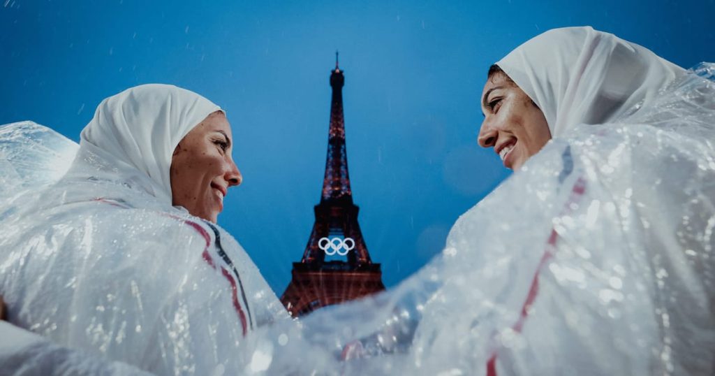 Le PM français convoque des membres du cabinet après que les ministres se répercutent sur l'interdiction des hijabs dans les sports