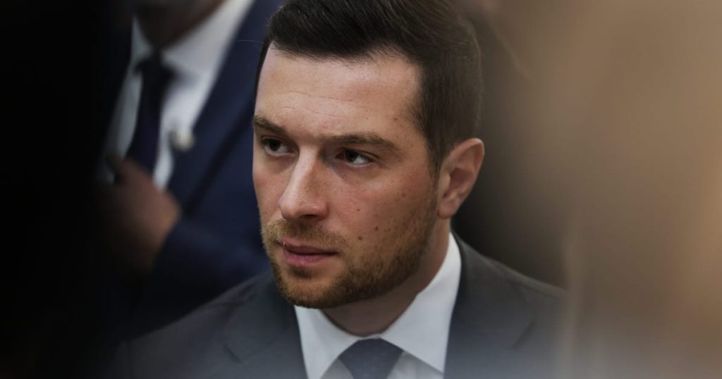 Le dissuasion nucléaire de la France couvre déjà les alliés, dit que le leader de l'extrême droite Bardella