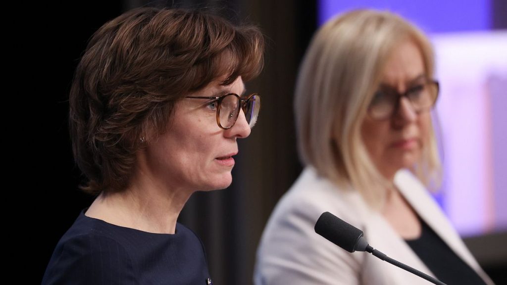 From left to right: EU environment commissioner Jessika ROSWALL, Polish environment minister Paulina HENNIG-KLOSKA