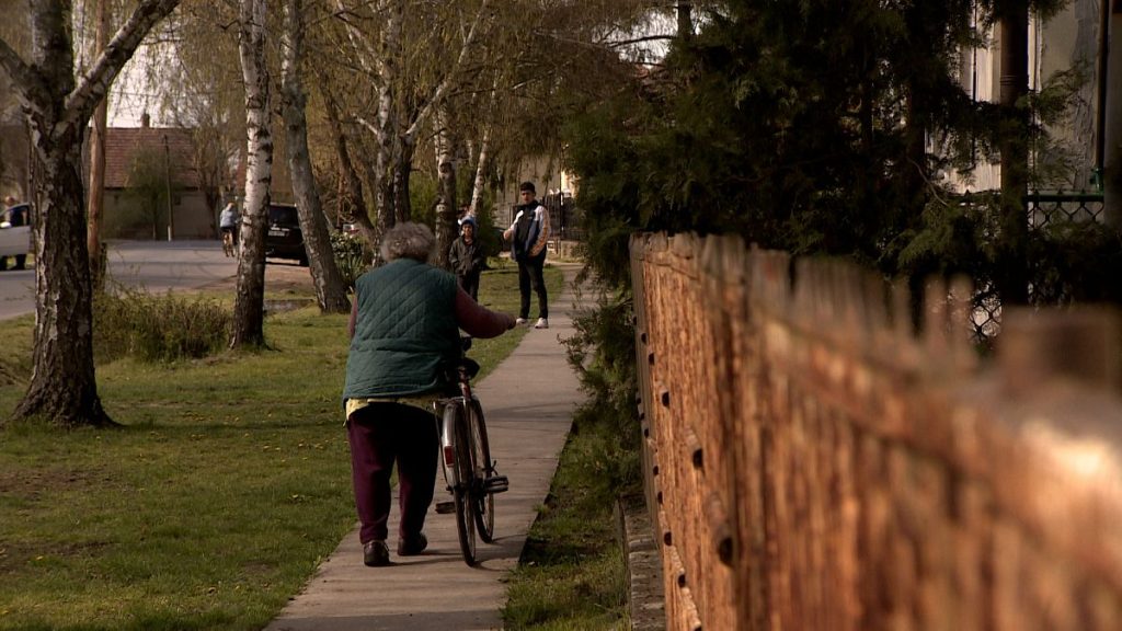 Main street of Tarnazsadány