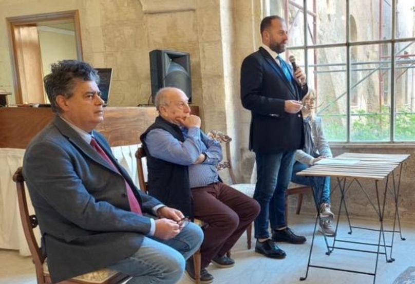 Conferenza Stampa Sul Ritrovamento di Tracce di Dinosauro à Sardegna