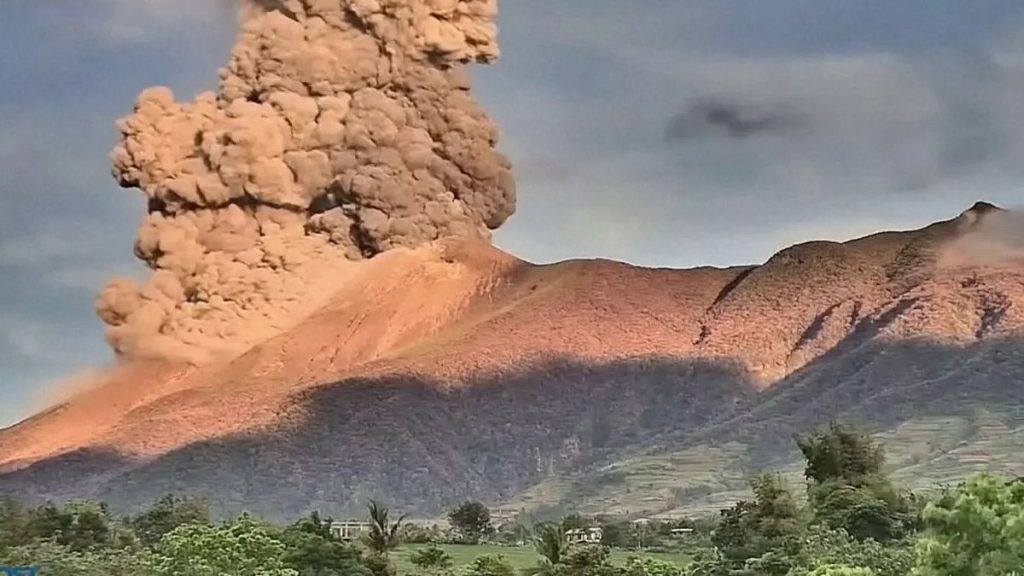 Philippines Volcano Eruption, Negros Ocidental province, Philippines, 08.04.2025