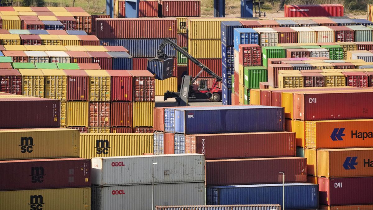 US has decided to impose 20% tariffs on EU imports.