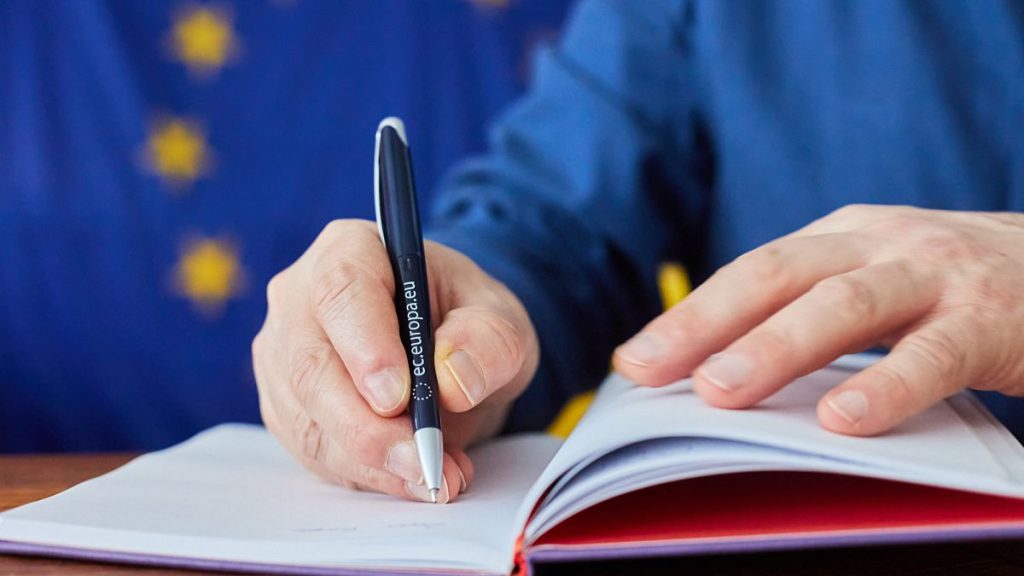 La Commission de l'UE cherche à combler l'écart de génération avec «l'indice d'équité»