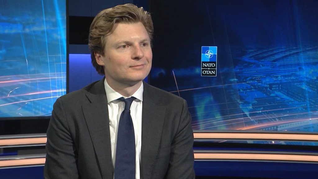 Dutch government faces